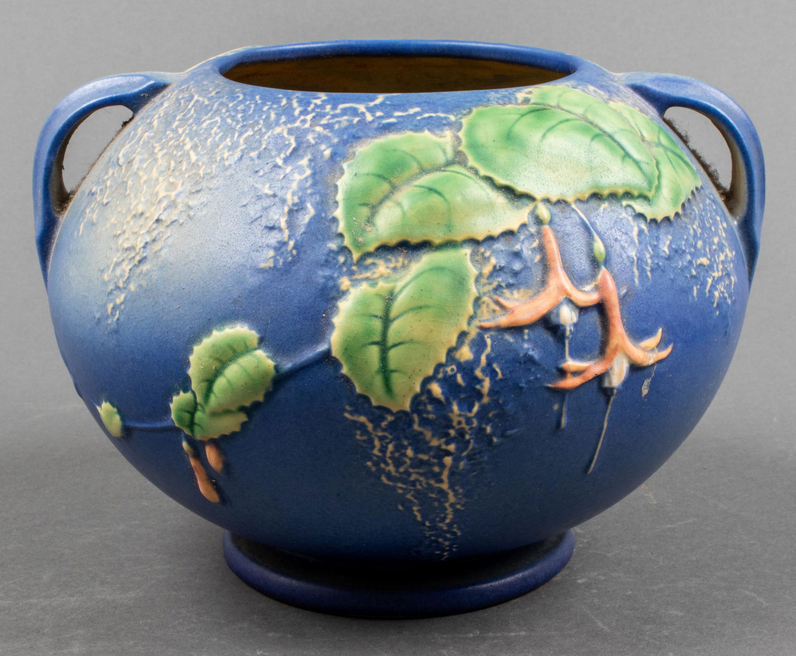 Roseville Pottery Two Handled Vessel (1 of 6)