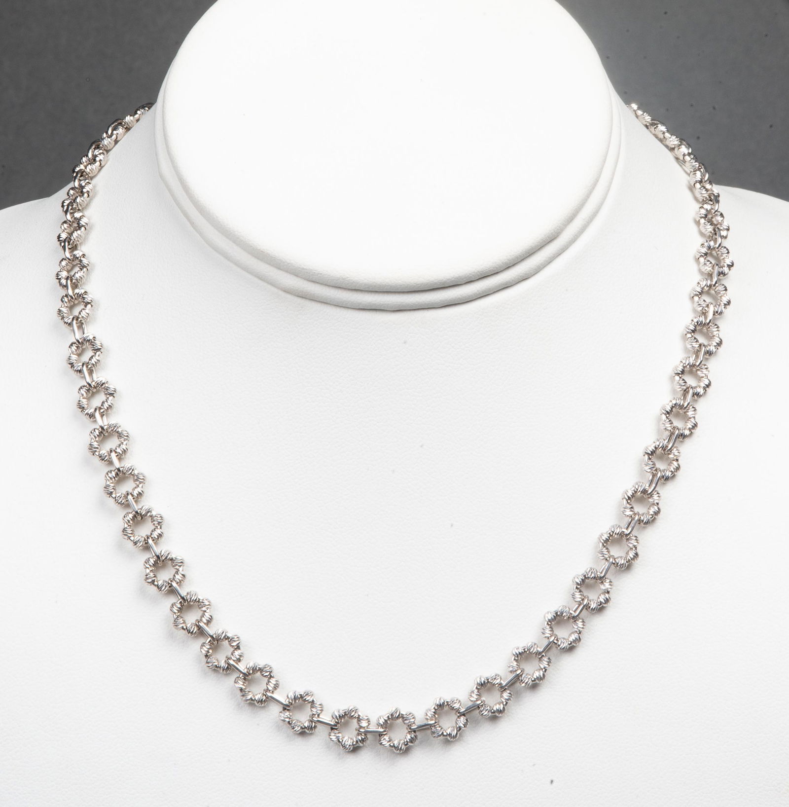 Modern Italian Silver Diamond-Cut Necklace (1 of 3)