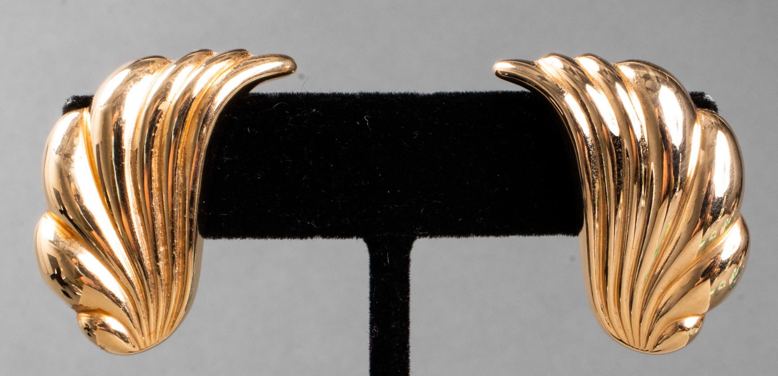 Vintage 14K Yellow Gold Angel Wing Earrings (1 of 4)