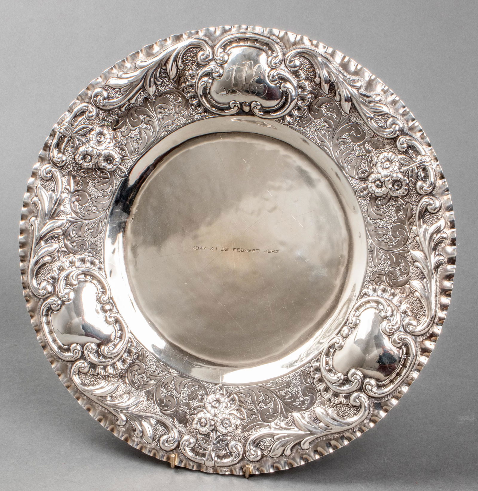 Welsch Peruvian 900 Silver Presentation Plate (1 of 7)