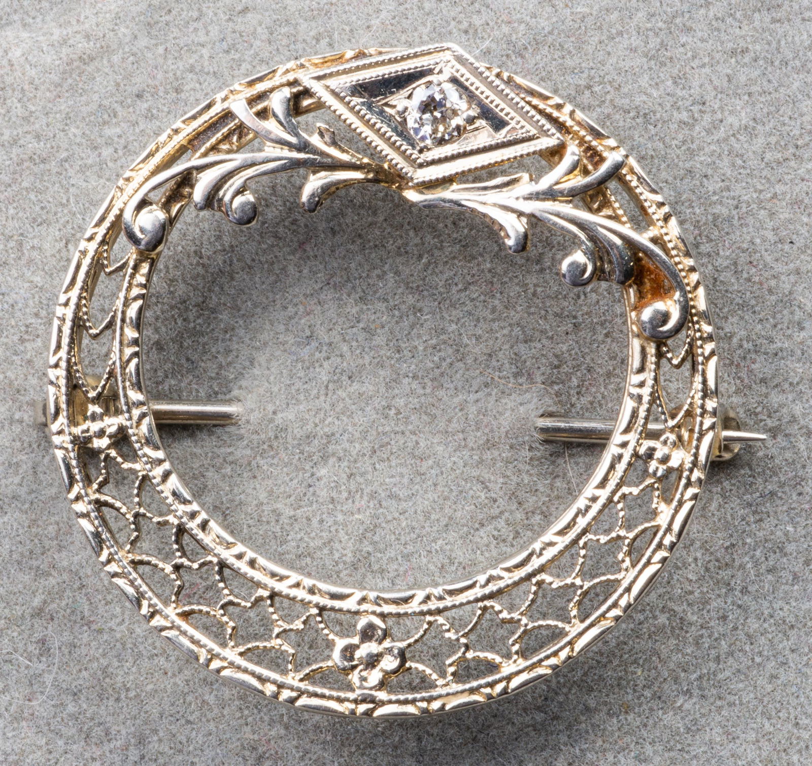 Edwardian 18K White Gold Diamond Filigree Brooch (1 of 5)