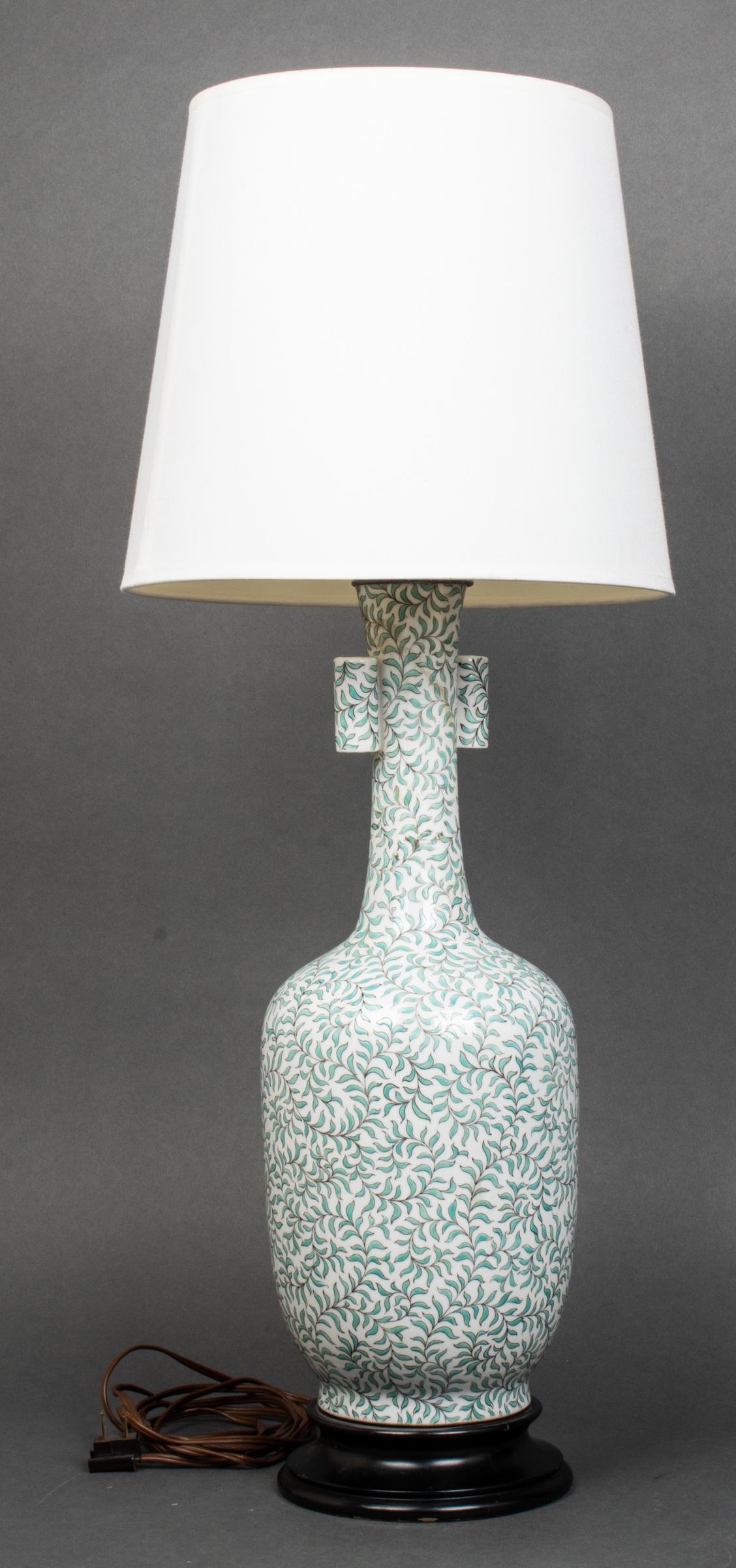 Chinese Porcelain Vase Table Lamp (1 of 4)