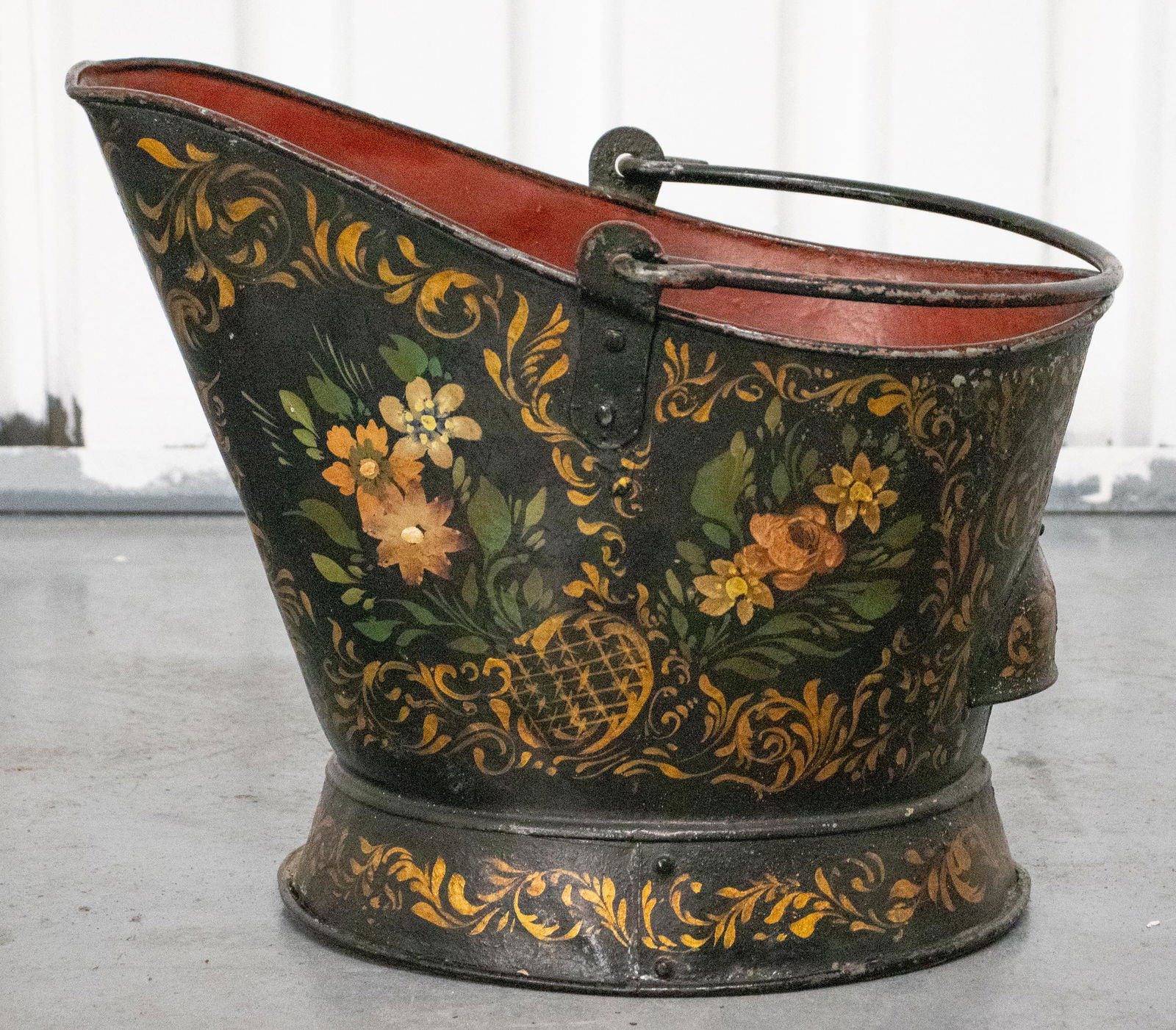 Victorian Toleware Coal Scuttle (1 of 5)