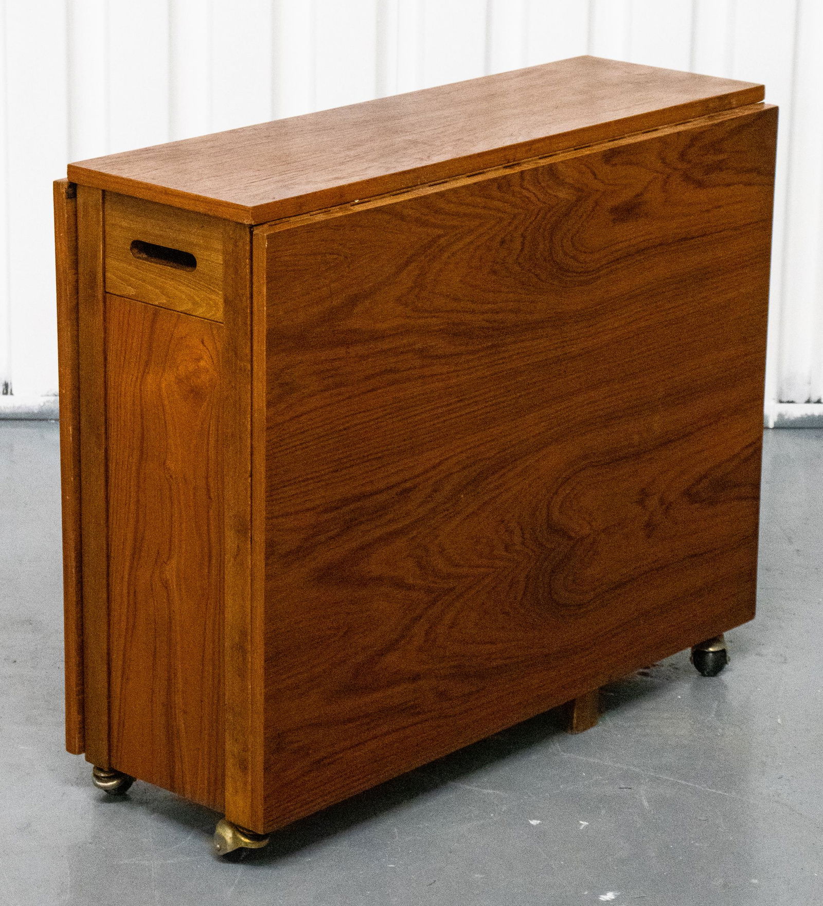 Modern Oak Gate Leg Sutherland Dining Table (1 of 7)