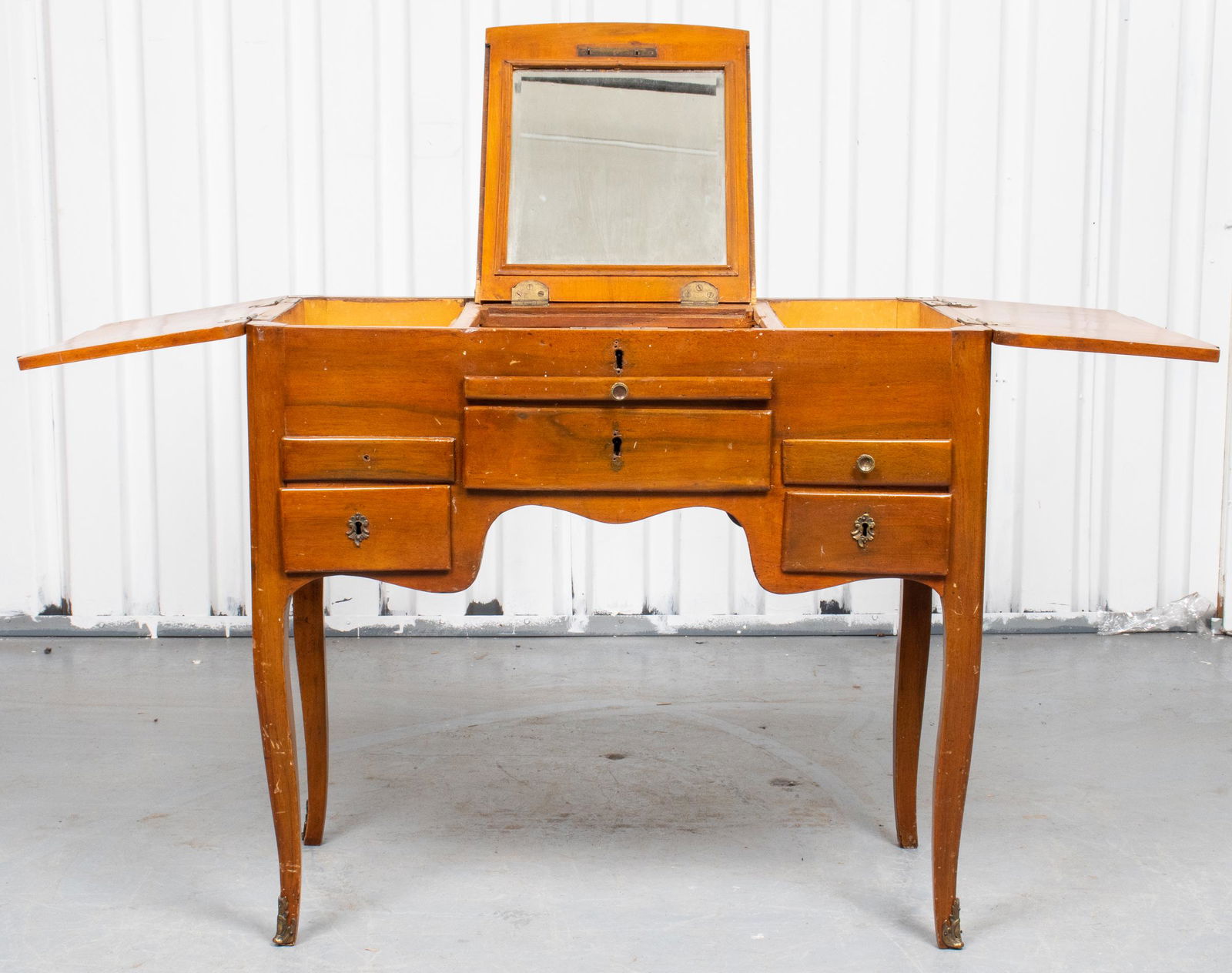 Louis XV Walnut Coiffeuse/Poudreuse Dressing Table (1 of 6)