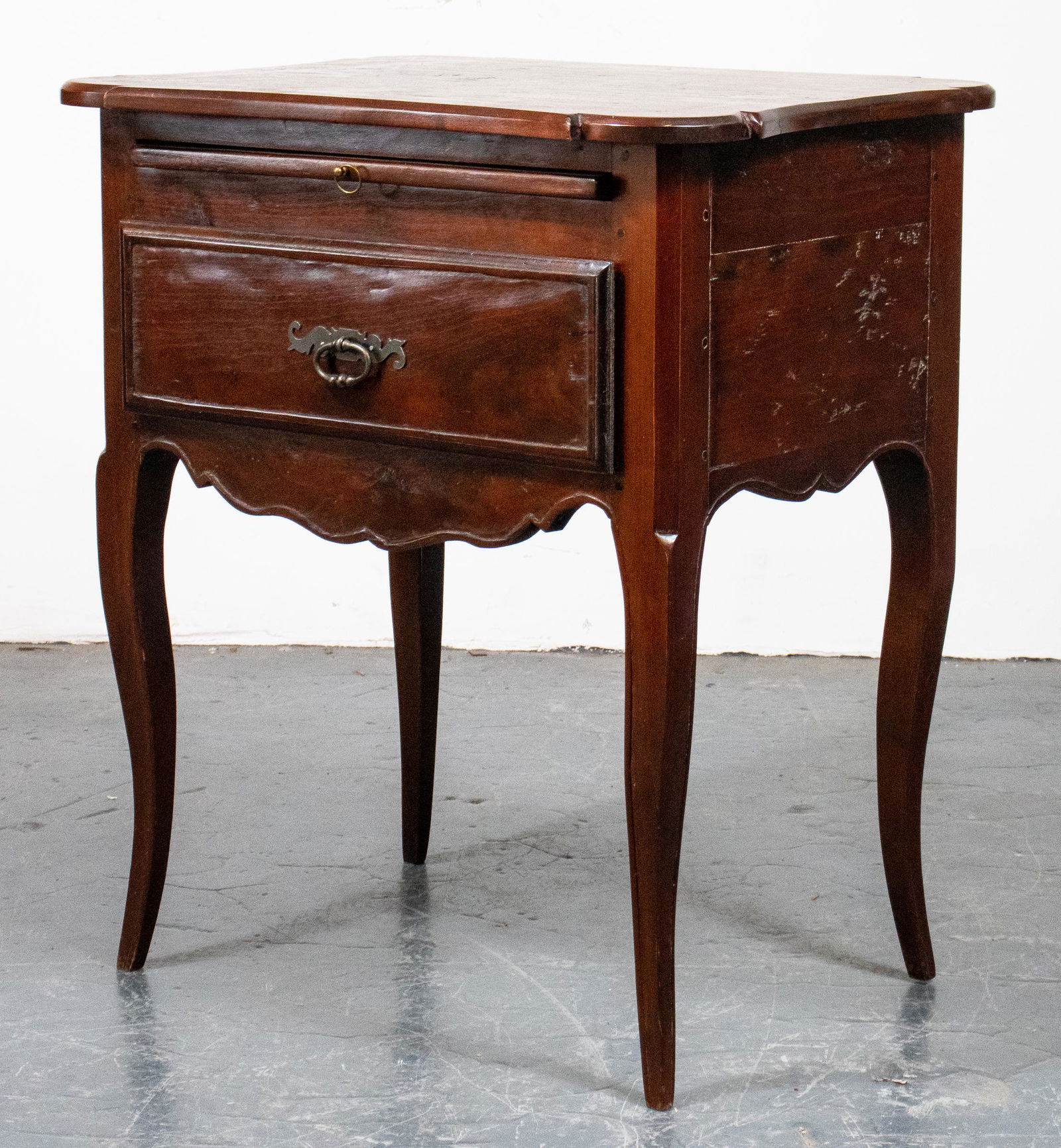 Antique Work / Sewing Table (1 of 7)