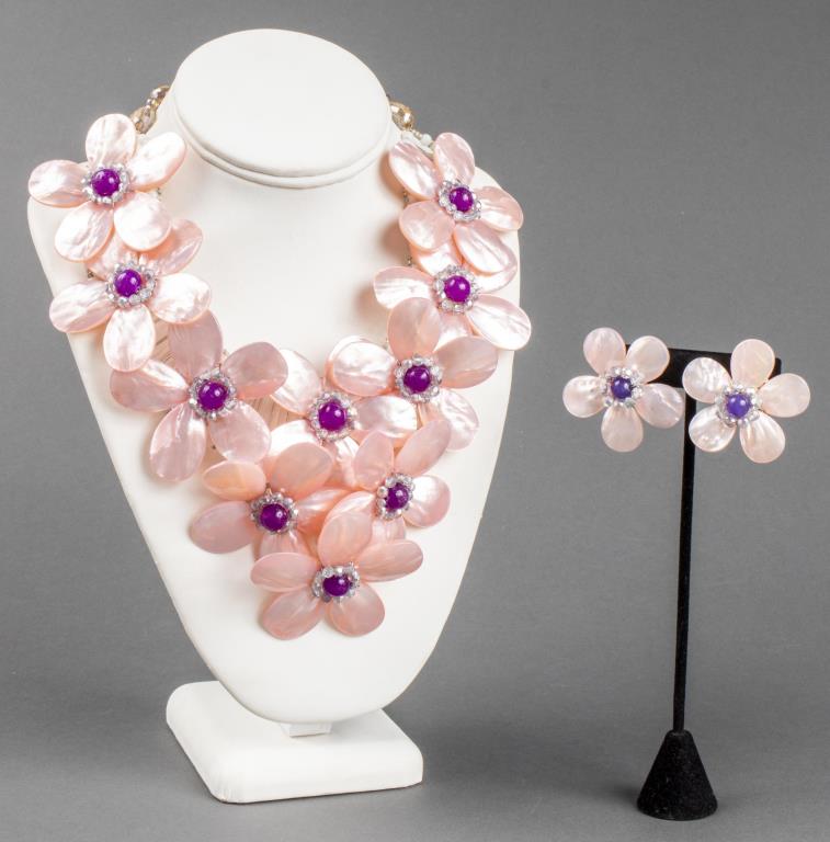 Vilaiwan Floral Motif Necklace & Earrings (1 of 8)
