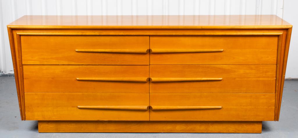 Robsjohn-Gibbings Attributed Art Deco Dresser: Art Deco / Machine Age six-drawer dresser with sculpted drawer pulls attributed to Robsjohn-Gibbings. 32" H x 78" W x 20" D.