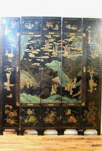 Qing Chinese Lacquer-Wood Screen 5 Panels: A five-panel folding screen, one side carved in a shallow relief depicting scholars, scenic landscapes and flowers, with a black-lacquer finish, the reverse is painted with flowers with a red-lacquer 