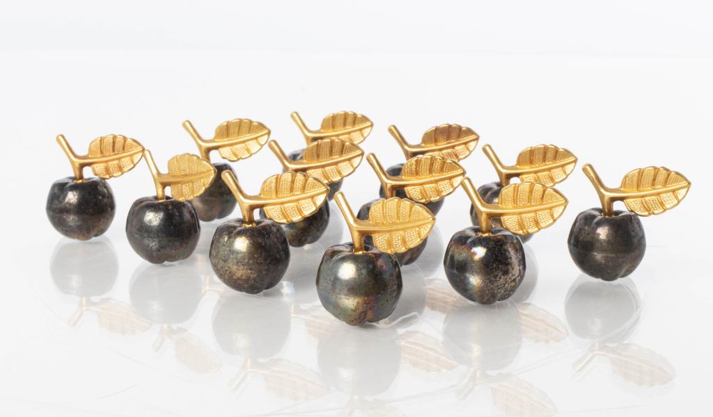 Parcel Gilt Apple Place Card Holders, Set of 12 (1 of 8)