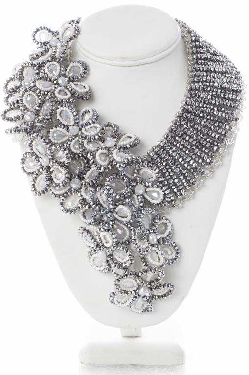 Vilaiwan Beaded Floral Motif Necklace (1 of 8)