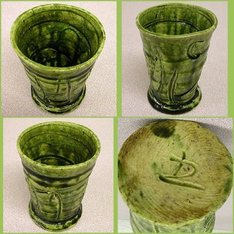 Pair of Japanese Incised So-Oribe Cups by Goro - 3