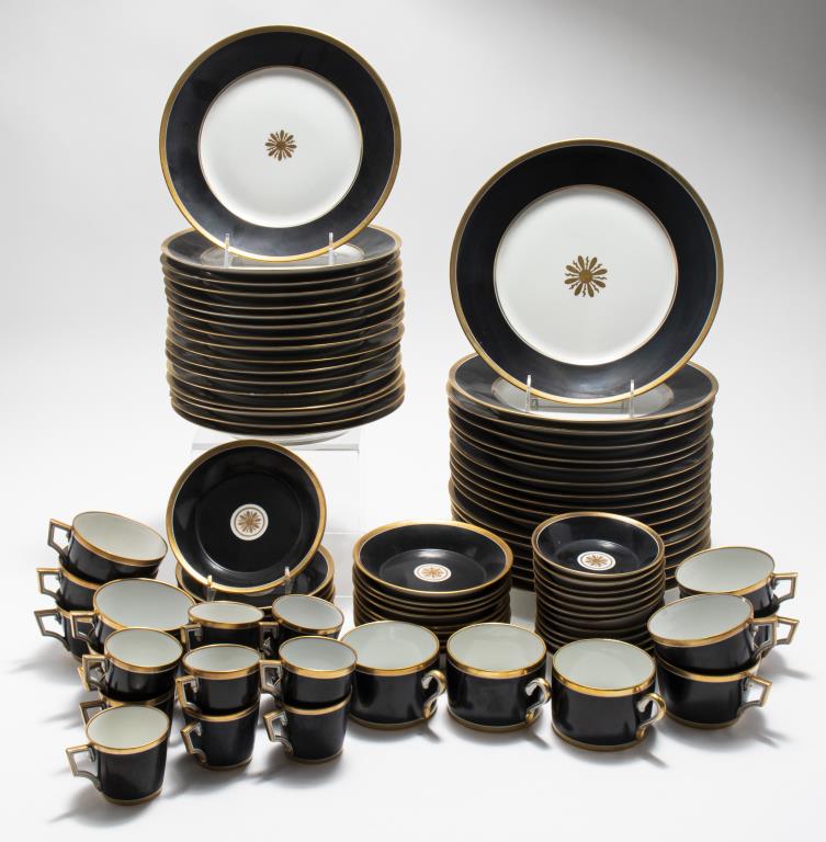 Richard Ginori "Visconte Black" Service, 84 Pcs. (1 of 9)