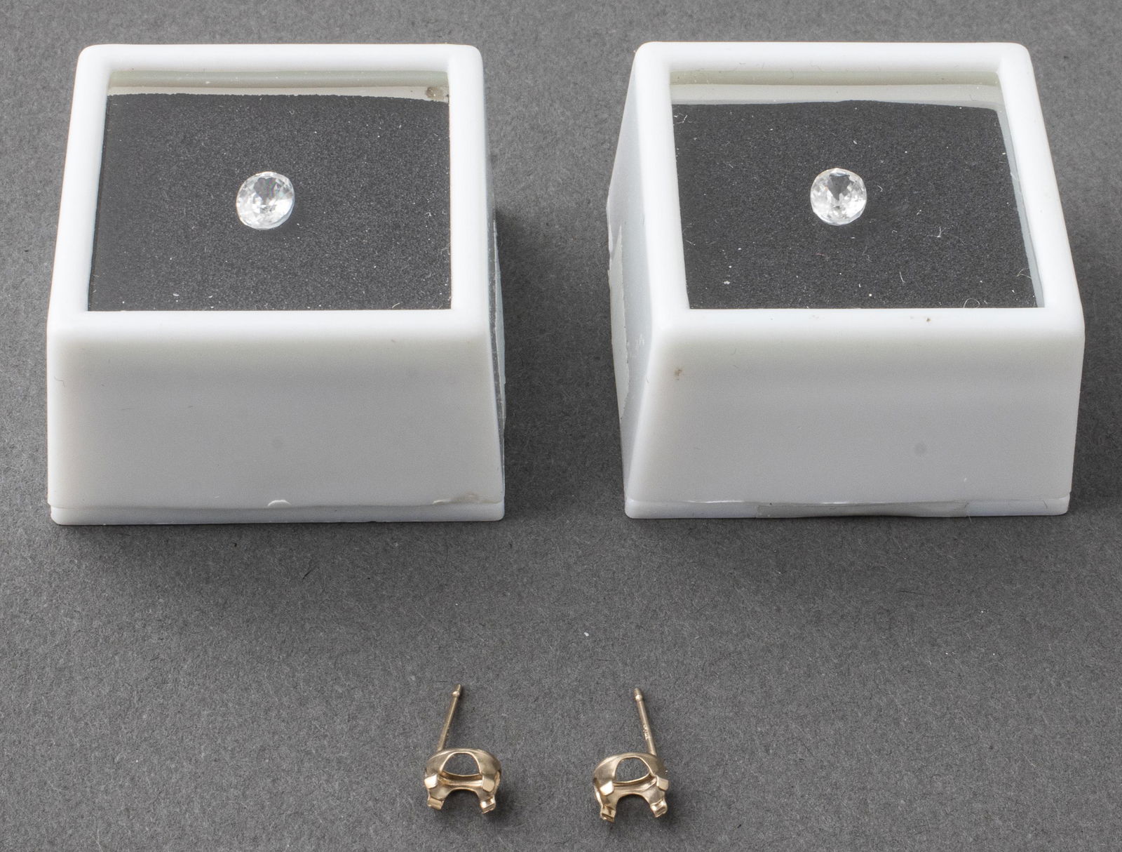 2.50 Cttw. Loose Oval White Zircon & 14K Mounting (1 of 14)