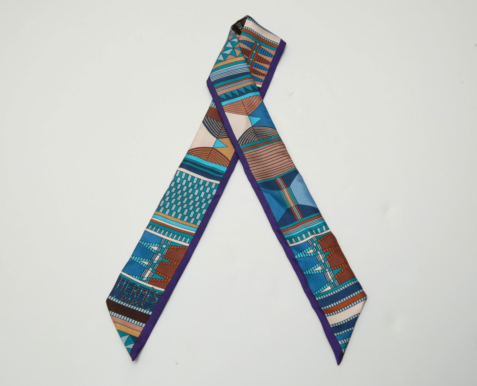 Hermes "Pelages et Camouflage" Silk Twilly (1 of 7)