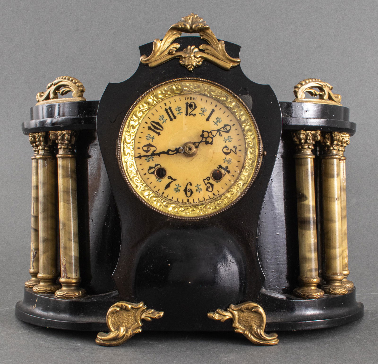 Vintage New Haven Clock Company Mantle Clock (1 of 5)