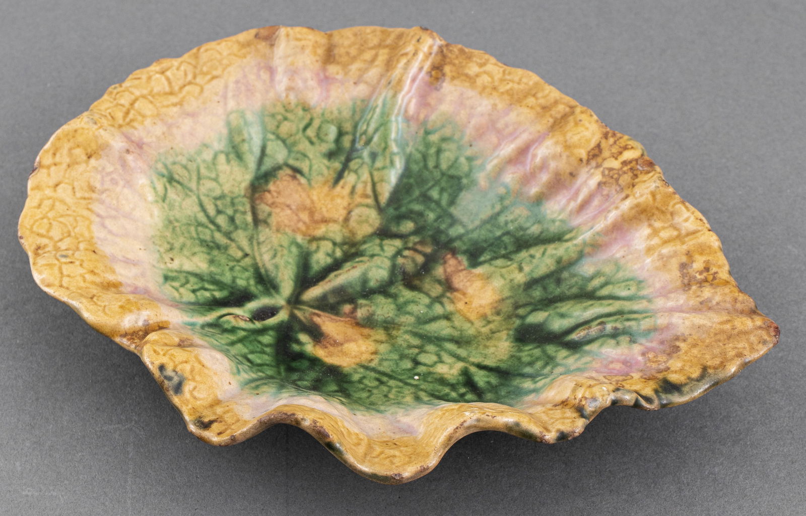 Etruscan Majolica Pottery Leaf Plate (1 of 4)