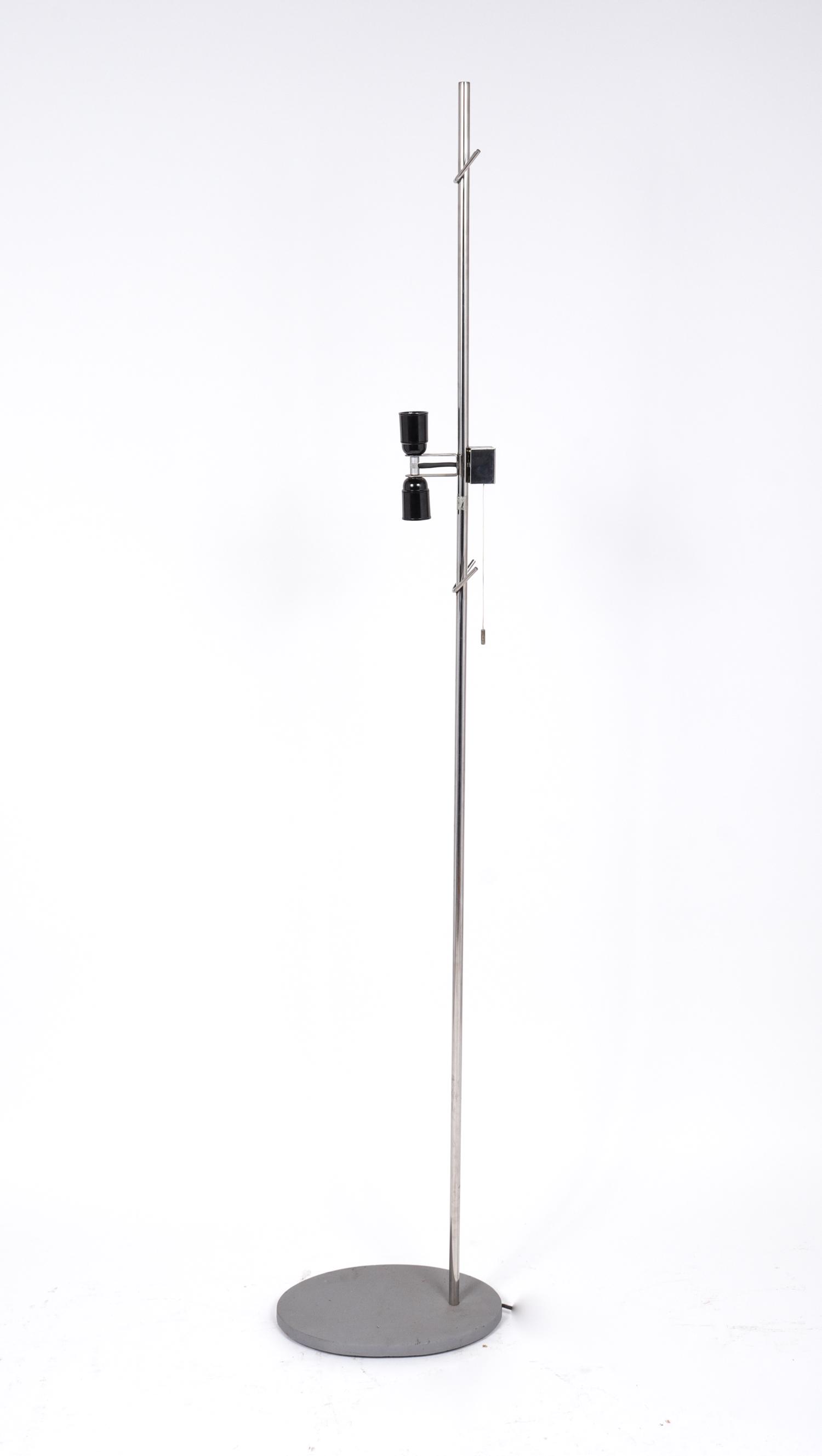 Modern Side Socket Floor Lamp (1 of 4)