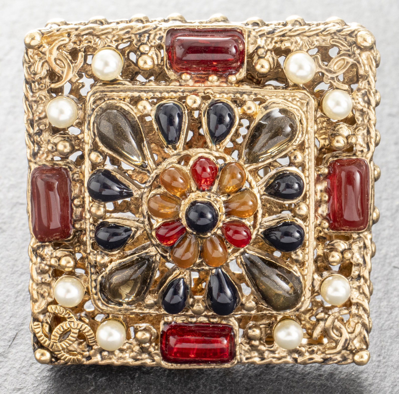 Vintage Chanel Gripoix & Faux Pearl Brooch (1 of 5)