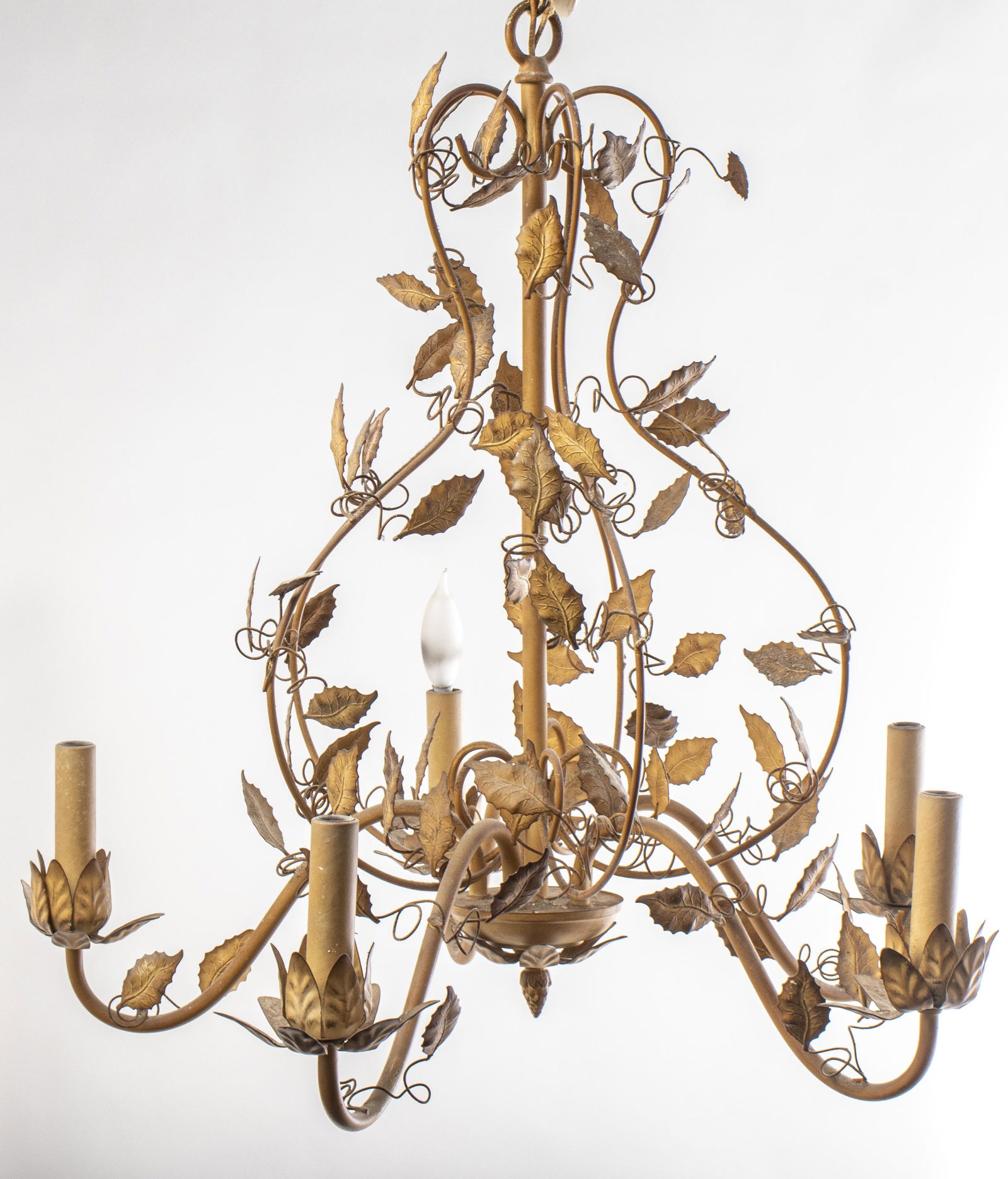 Rococo Style Foliate Motif Tole Chandelier (1 of 7)