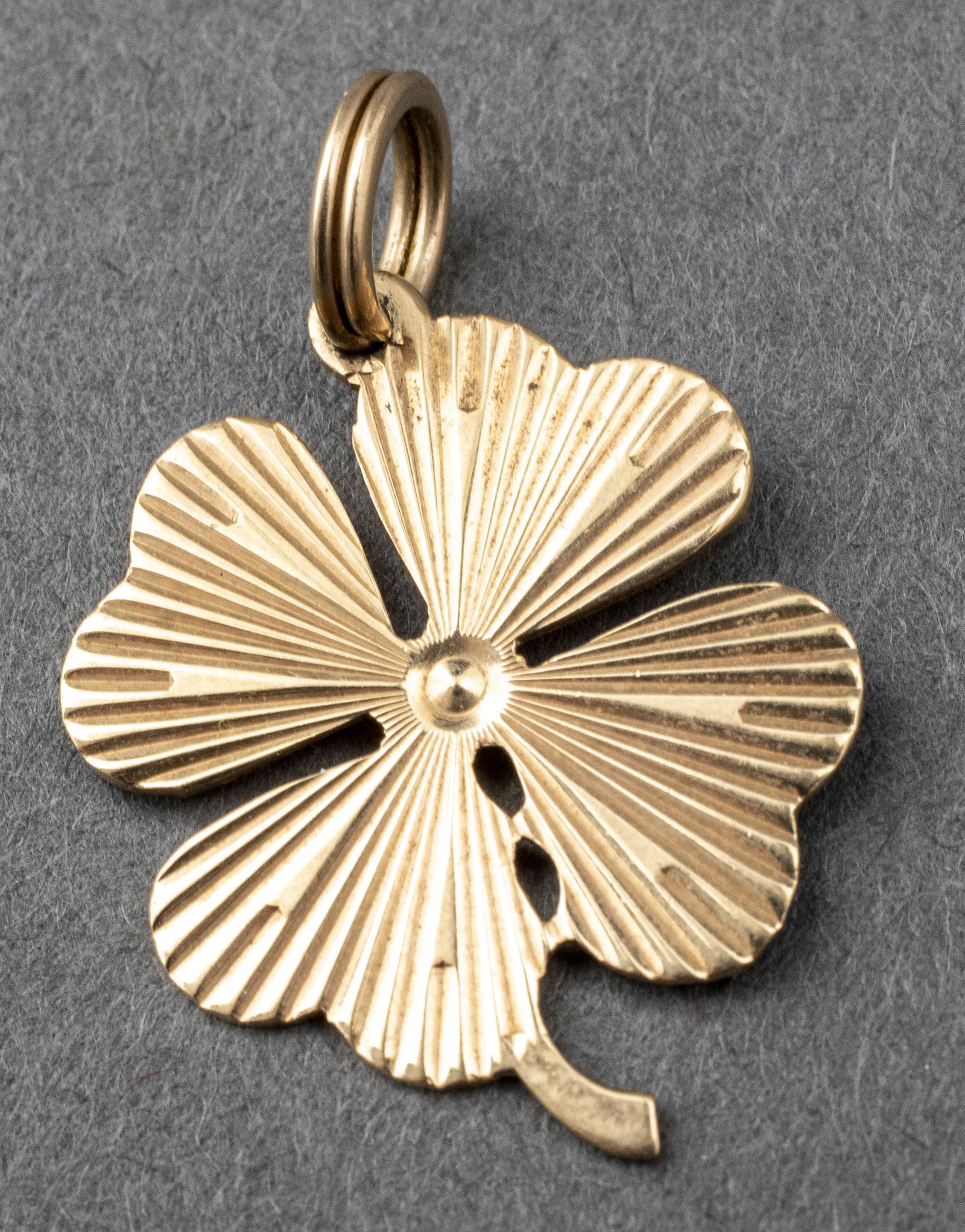 Vintage 14K Yellow Gold Four Leaf Clover Pendant (1 of 3)