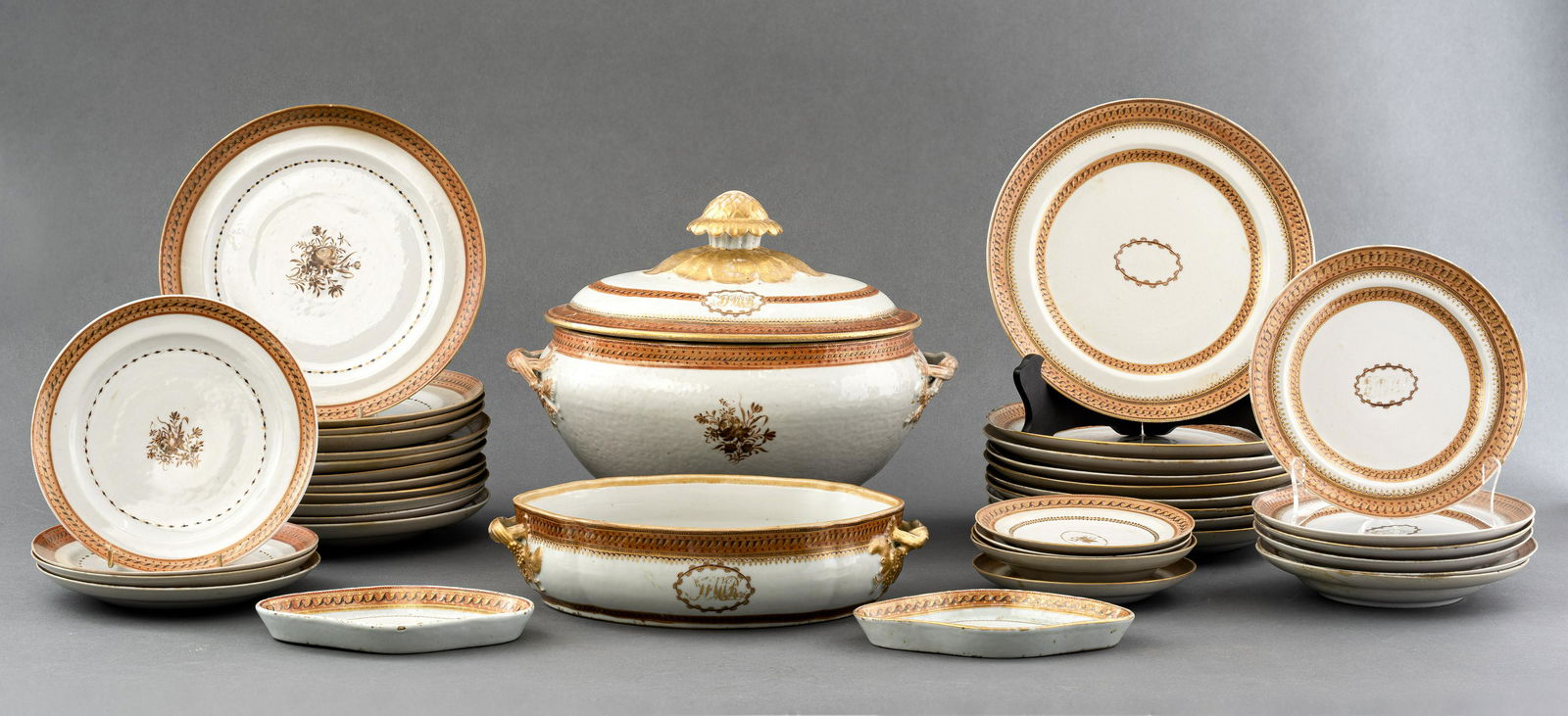 41 Pc. Chinese Export Porcelain Group, 18th C (1 of 12)