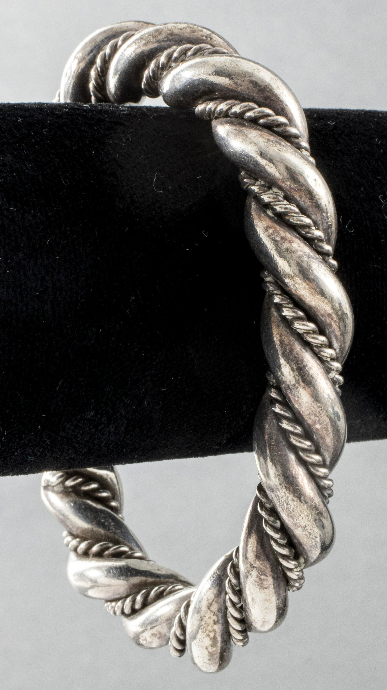 Orville Tsinnie Navajo American Silver Bracelet (1 of 6)