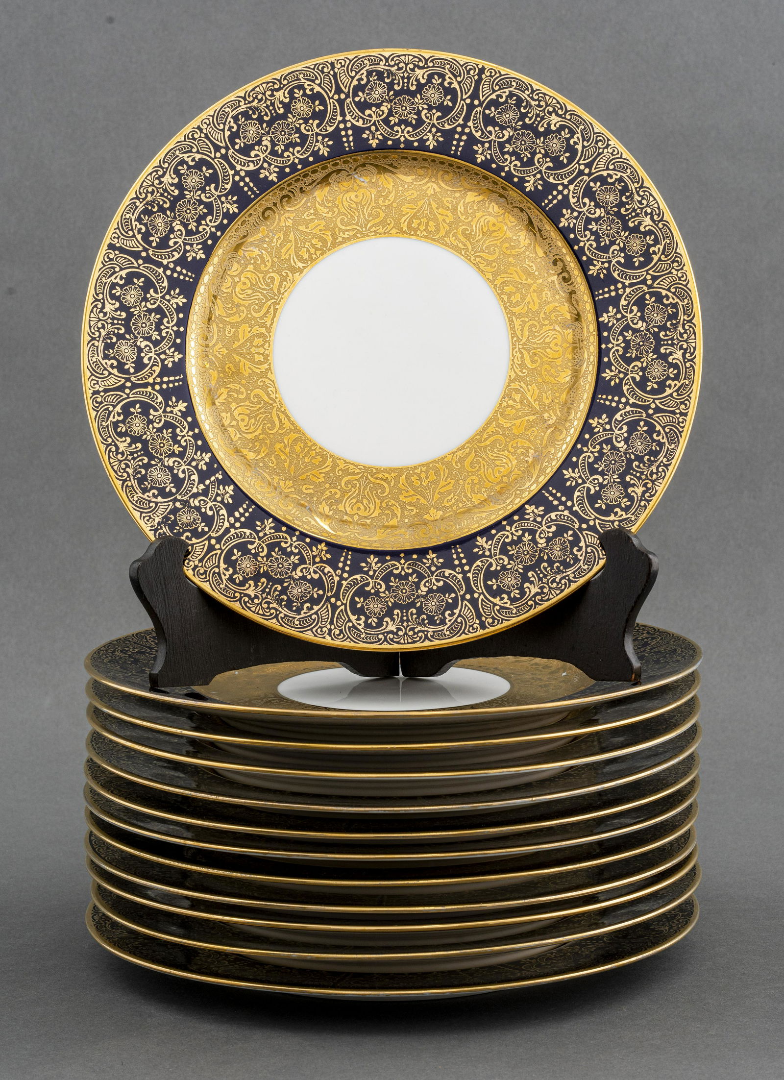 Hutschenreuther Limoges Gold Encrusted Plates, 12 (1 of 6)