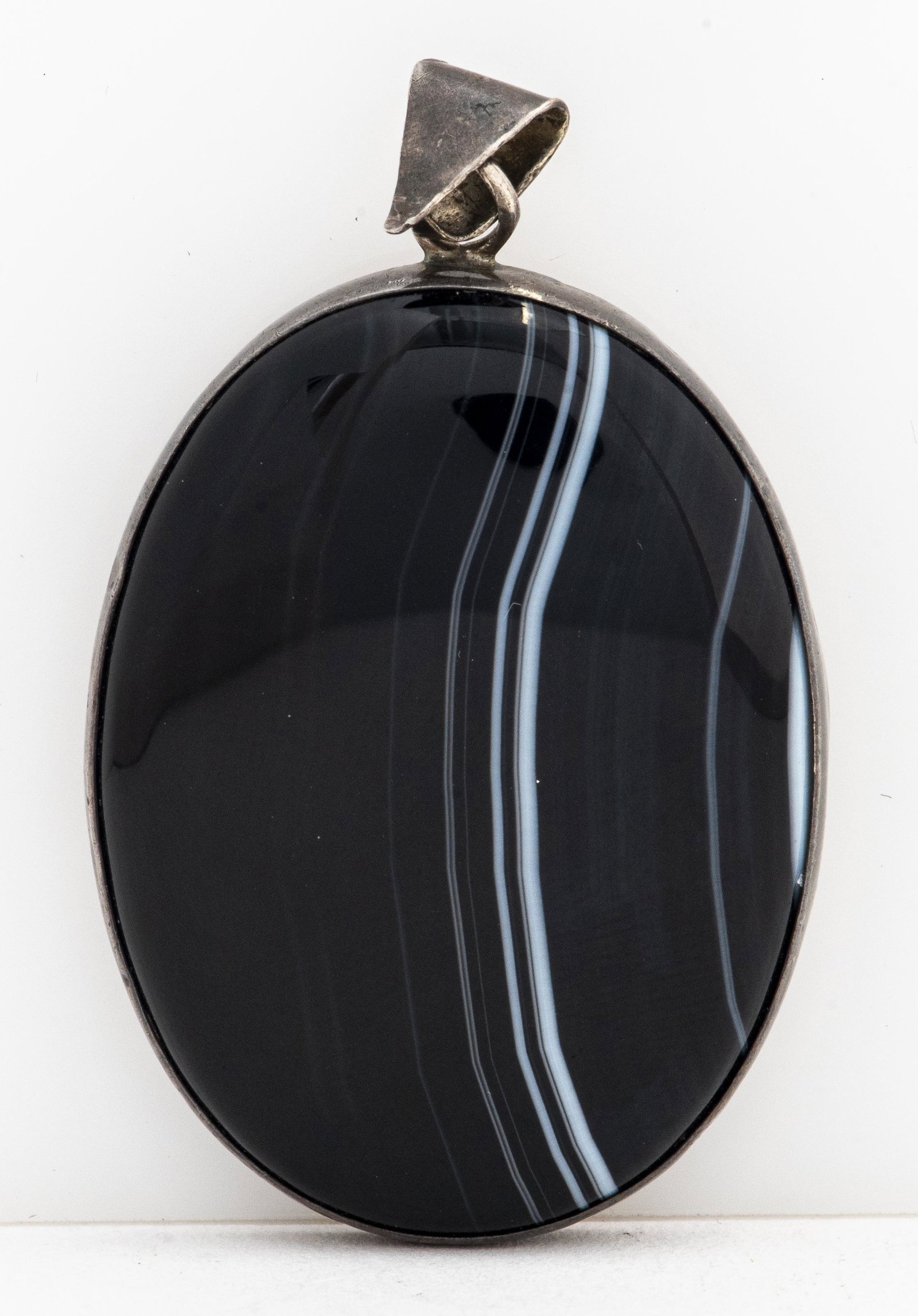 Victorian Silver Oval Black Banded Agate Pendant (1 of 3)
