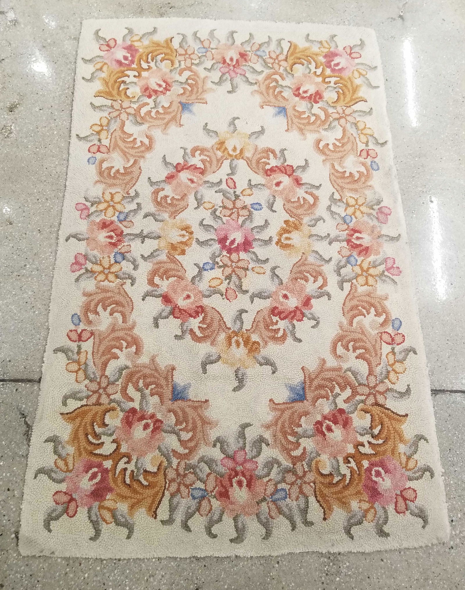European Floral Carpet, 5' 4" x 3' 4 (1 of 3)