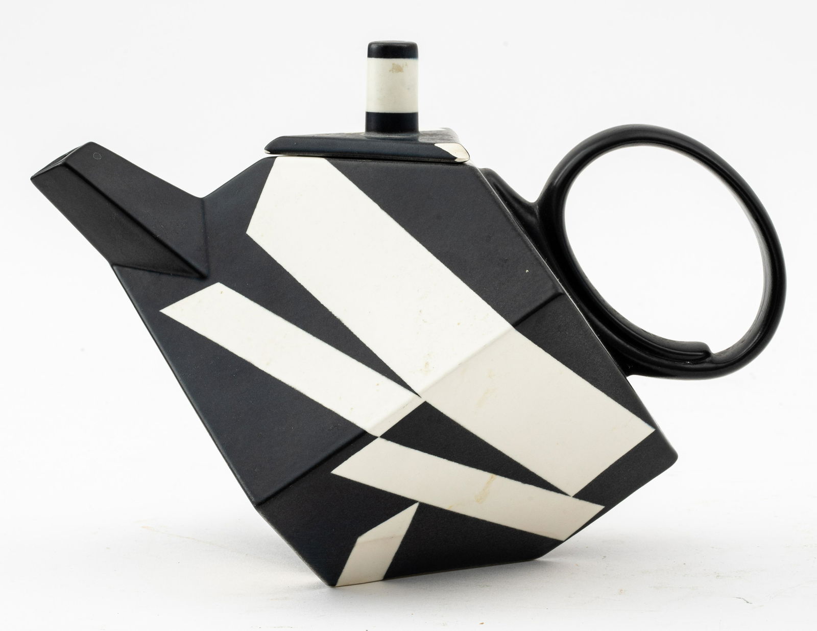 Rolf Sinnemark Geometric Porcelain Teapot: Rolf Sinnemark geometric porcelain teapot, made by Rörstrand, Stockholm, marked "Rolf Sinnemark / 401." 7.5" H x 10" W