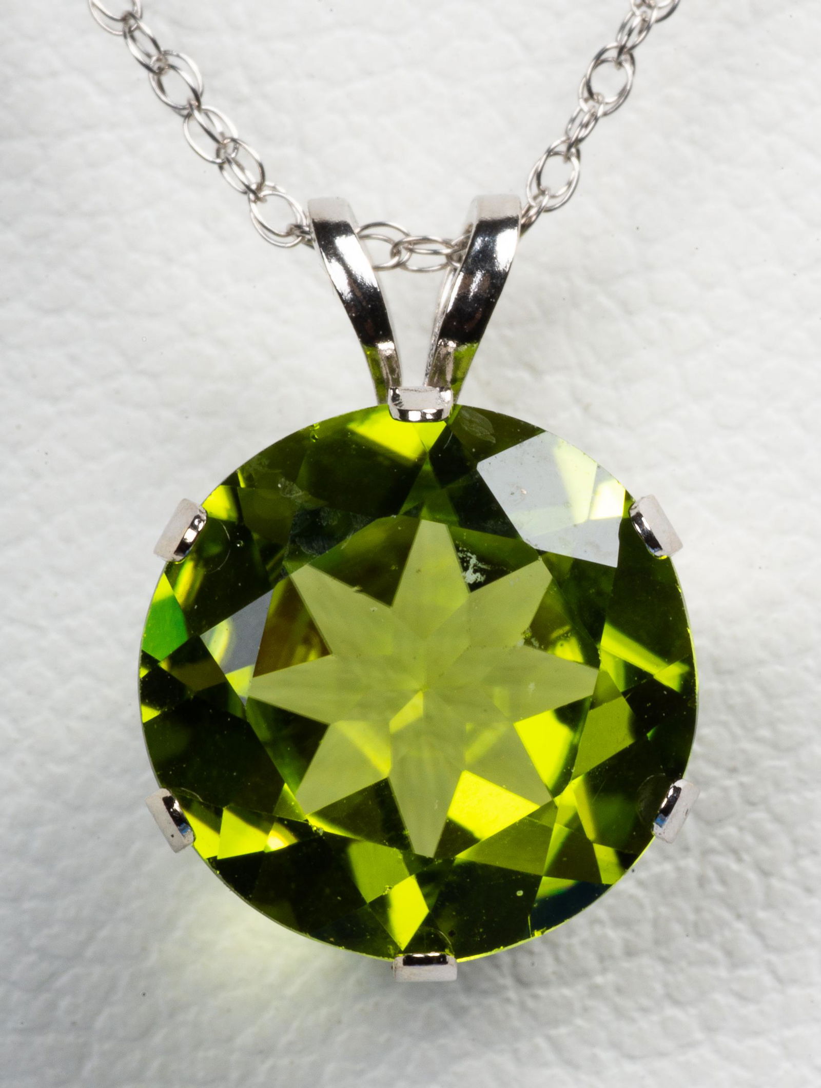 14K White Gold 4.50ct. Peridot Pendant Necklace (1 of 5)