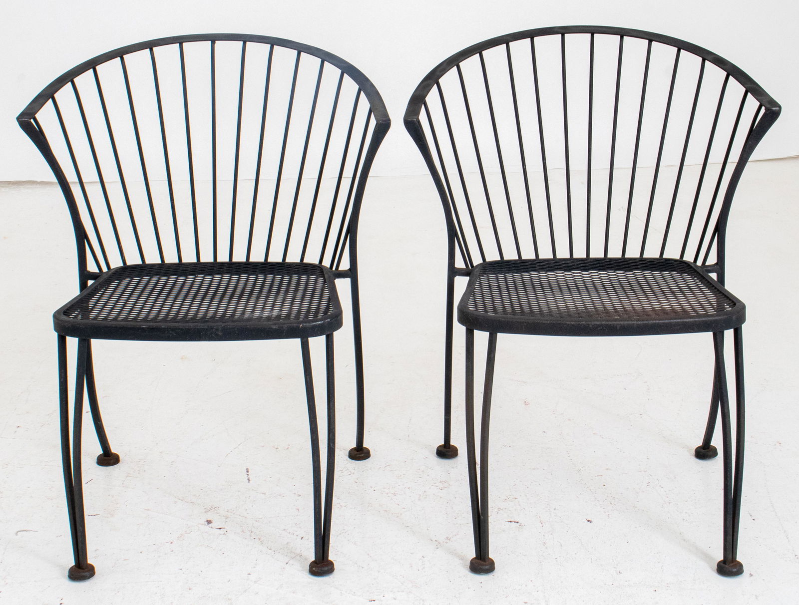 Midcentury Modern Style Metal Garden Chairs, Pr (1 of 9)