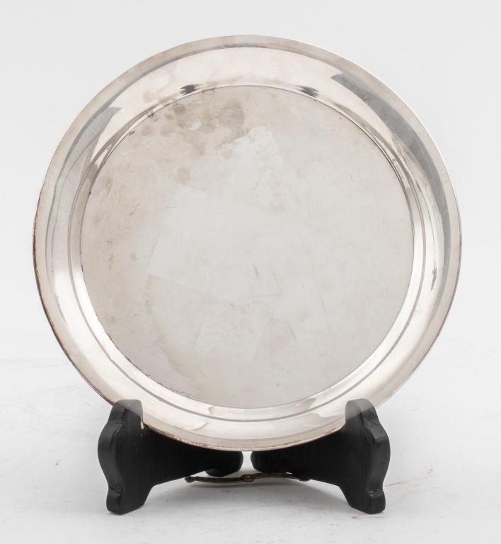 Lunt Sterling Silver Small Round Tray (1 of 3)