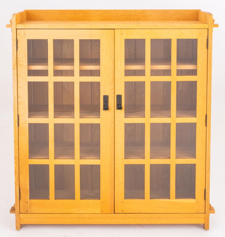 Stickley Mission Style Oak Bookcase Cabinet (1 of 11)