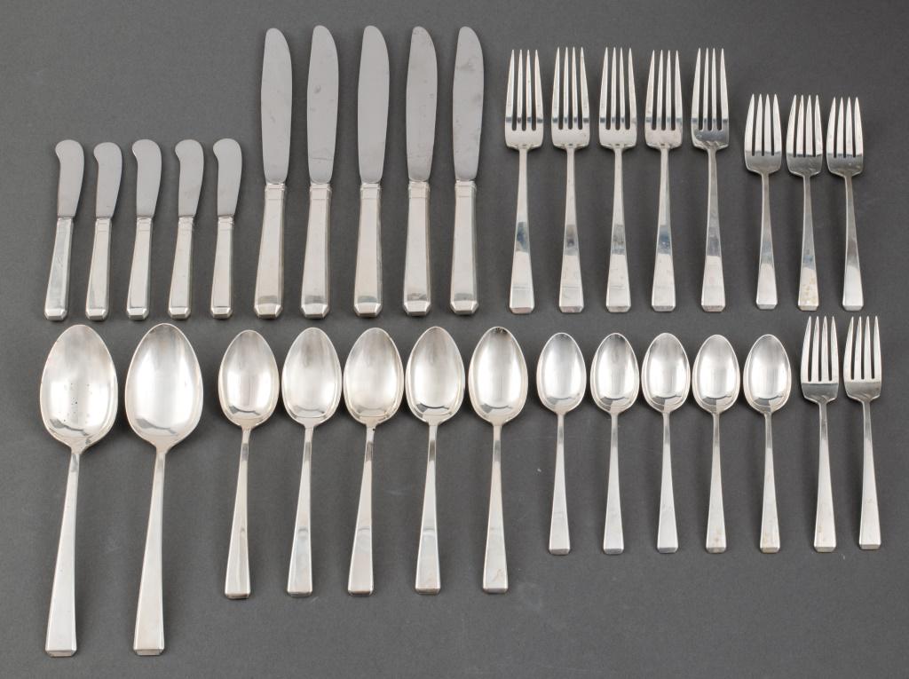Towle Sterling Flatware Set Craftsman 32 Pieces (1 of 7)