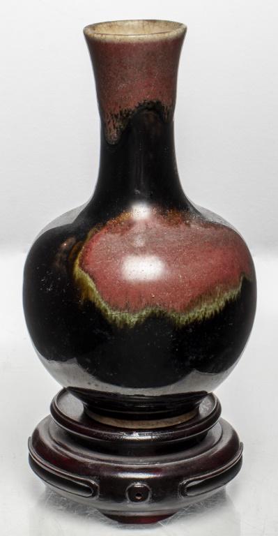 Chinese Sang de Boeuf / Oxblood Porcelain Vase (1 of 3)