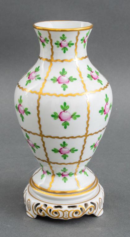 Herend Hungary Porcelain Vase & Stand (1 of 7)