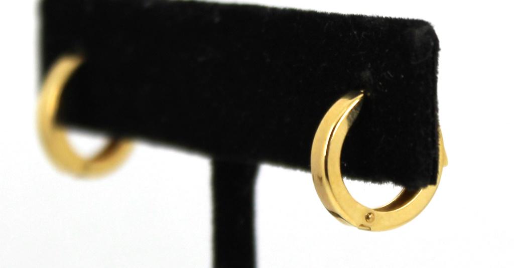 Jacmel Mauritius Designer 14K Yellow Gold Earrings: Modern Jacmel Mauritius designer 14K yellow gold hinged hoop earrings with snap clasps, marked "JCM 14K." 0.5" diameter x 0.125" W. Weight: 0.6 dwt.