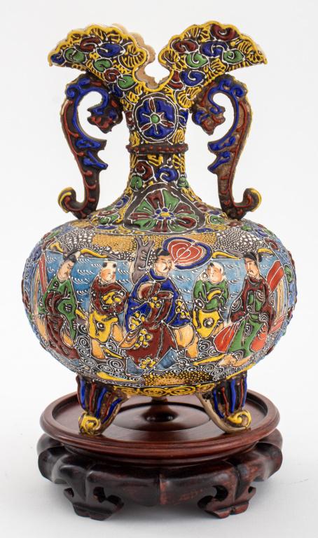 Japanese Satsuma Moriage Enamel Urn Vase (1 of 13)