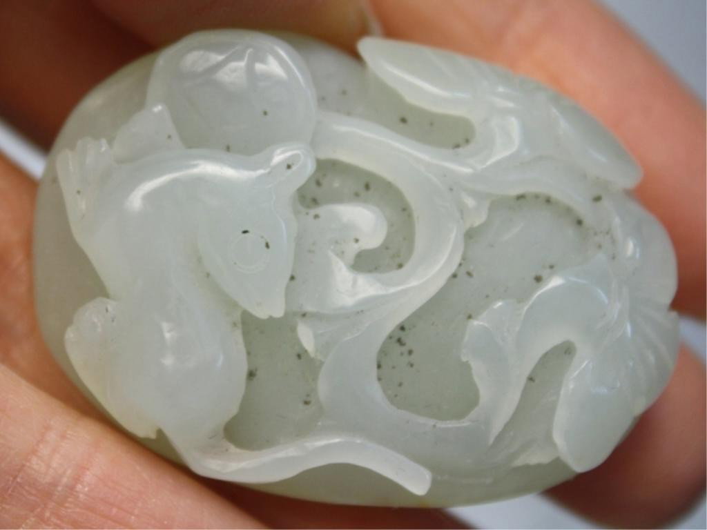 Chinese Small Jade Carving of Mouse & Mushrooms - 9