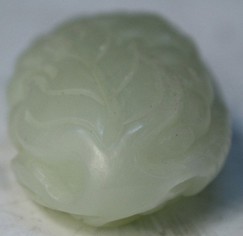 Chinese Small Jade Carving of Grapes - 10