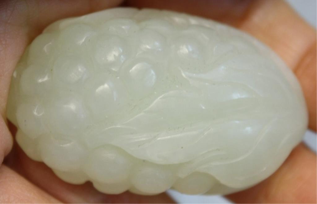 Chinese Small Jade Carving of Grapes