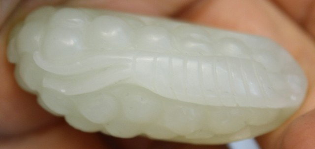 Chinese Small Jade Carving of Grapes - 4