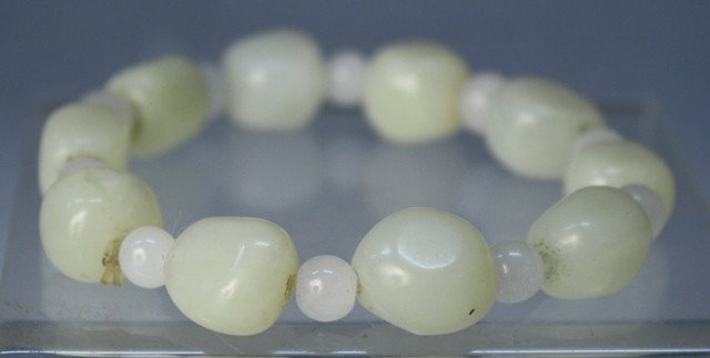 Chinese Jade Beaded Bracelet - 3