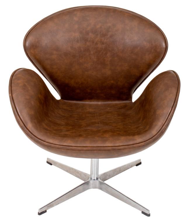 Arne Jacobsen for Fritz Hansen Attrib. Swan Chair (1 of 7)