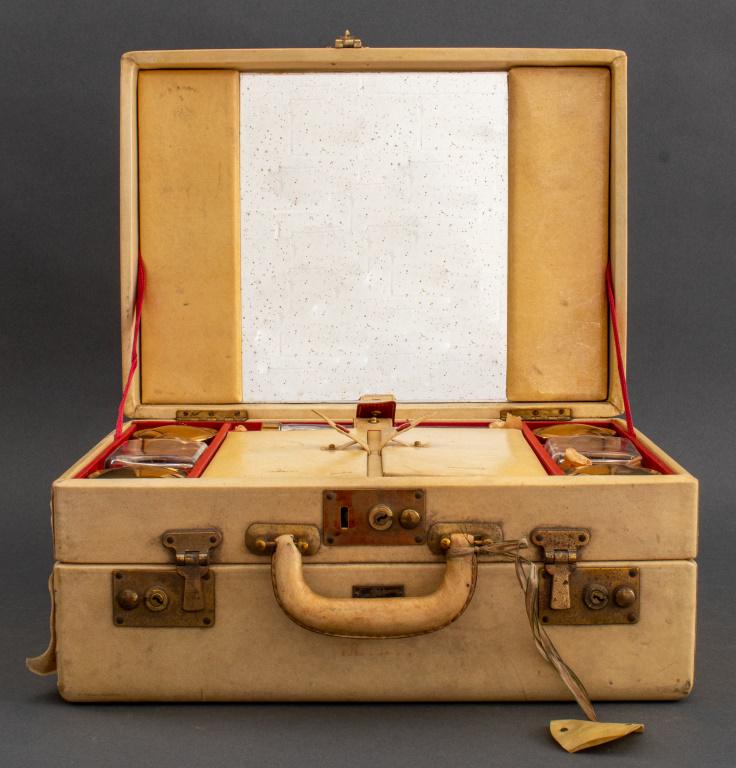 Vintage Shortrip Rawhide Train Case, 1950s (1 of 10)