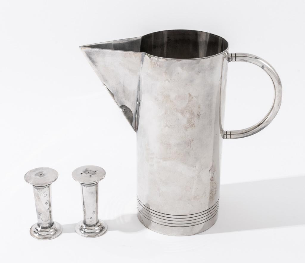 Richard Meier for Swid Powell Water Pitcher (1 of 9)