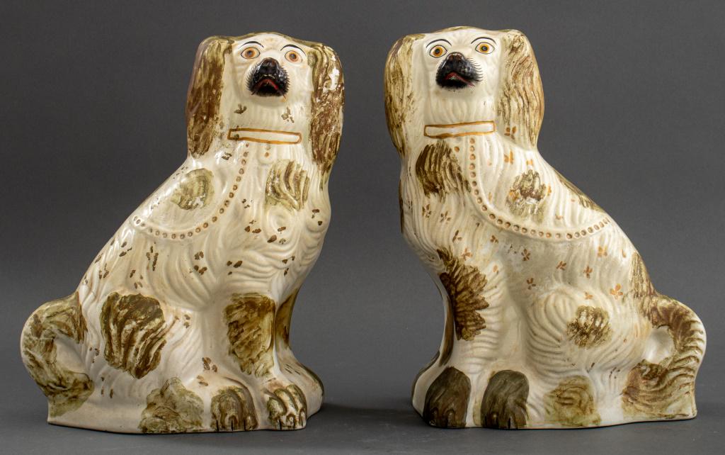 Staffordshire Ceramic Spaniels, Pair (1 of 8)