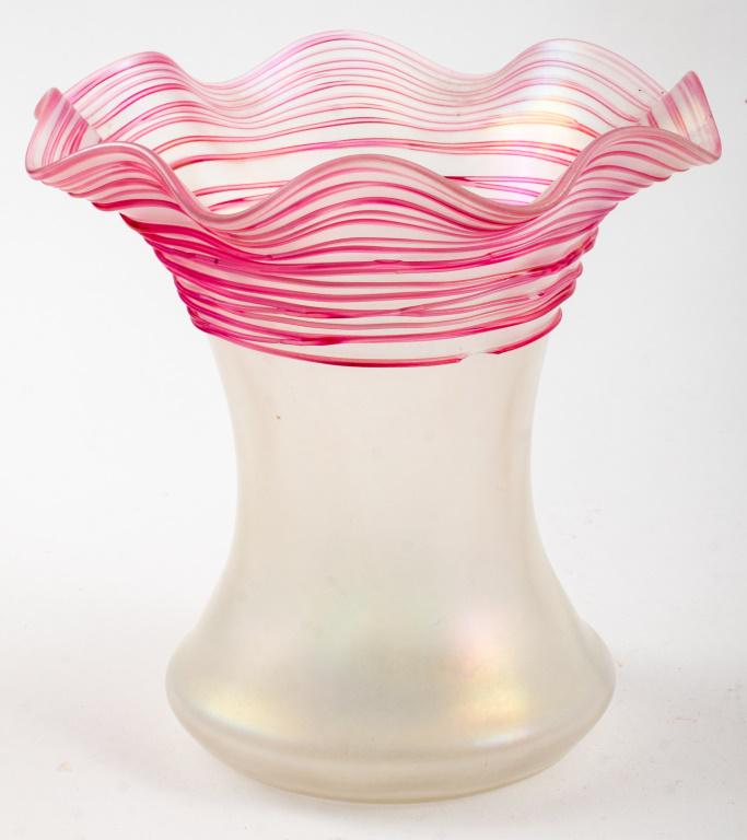 Carder Steuben Verre de Soie and Rose Rib Vase (1 of 8)